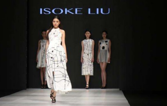 深圳服裝產業從單一的服裝制造業轉向時尚創意產業、服裝設計產業發展