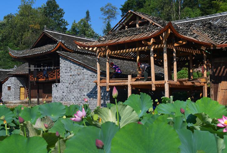 湖南省永順縣靈溪鎮(zhèn)鄉(xiāng)村振興實踐：8個村的208棟民居實行了改造